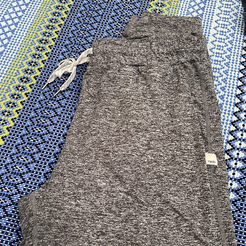 Vuori grey joggers